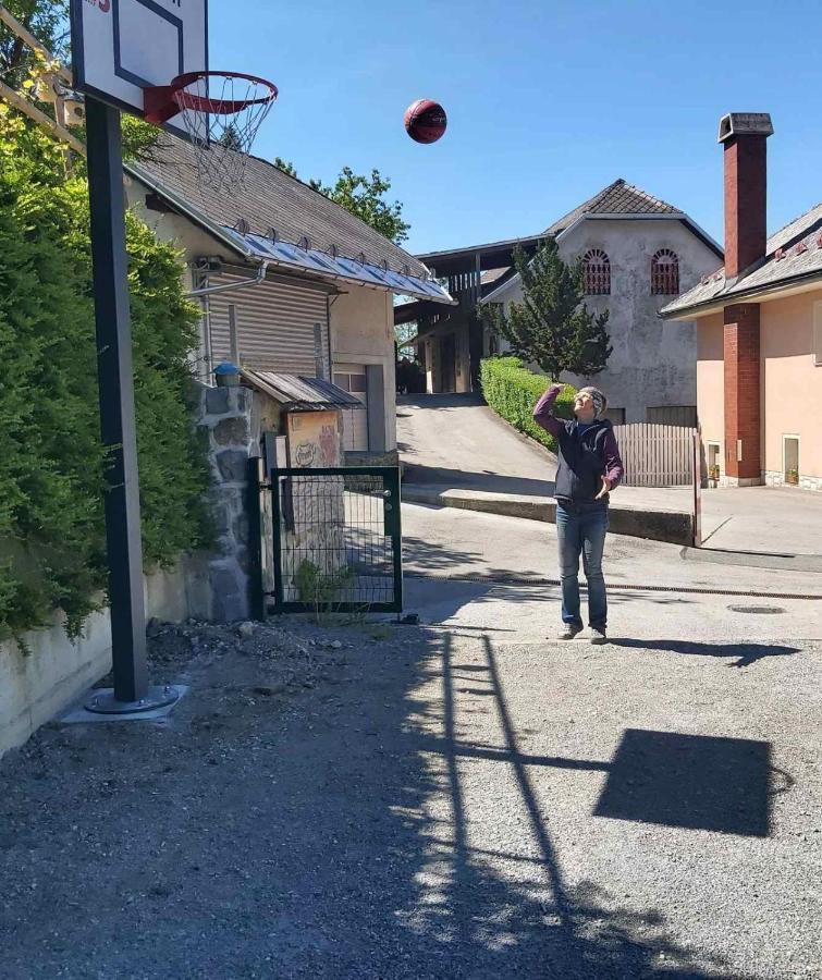 Bed & Breakfast Base Camp Križe Dış mekan fotoğraf